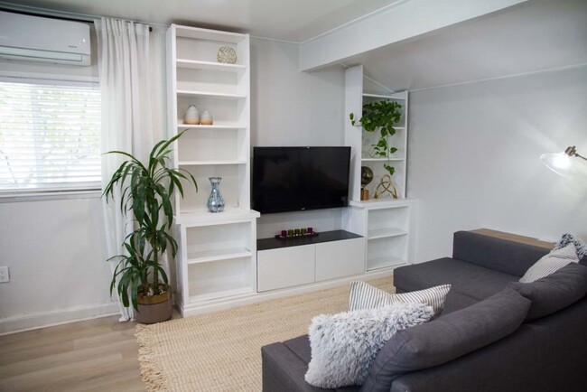 Foto del edificio - 11365 Linard St