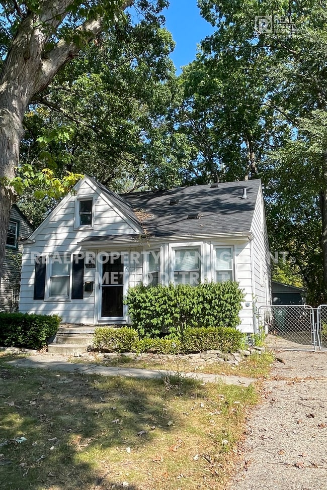 Building Photo - 1325 Cherokee Ave