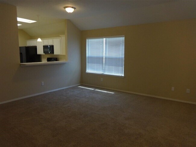 Building Photo - 218 Mammoth Springs Ln