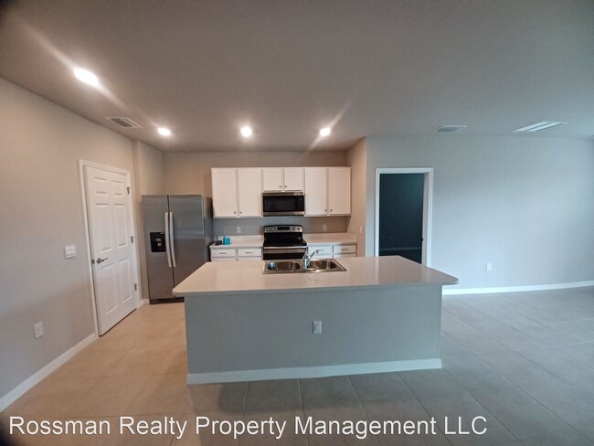 Foto del edificio - 3 br, 2 bath House - 2549 Village of Entra...