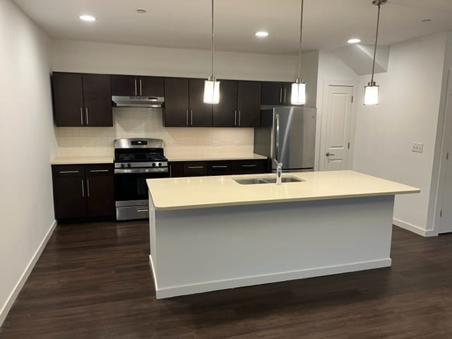 Building Photo - Maple Ridge - Building B