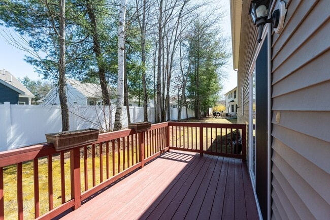 Building Photo - 4 Lowther Pl