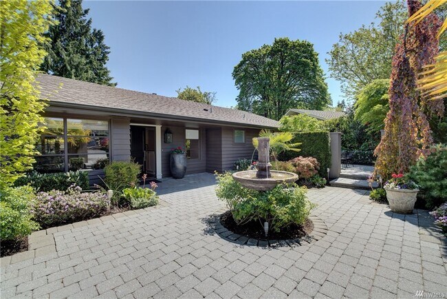 Foto del edificio - 914 88th Ave NE