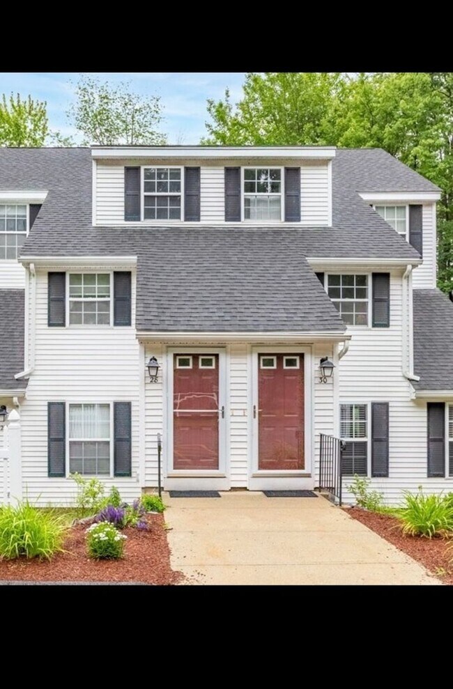 Foto del edificio - Charming 2BR Condo in Leominster