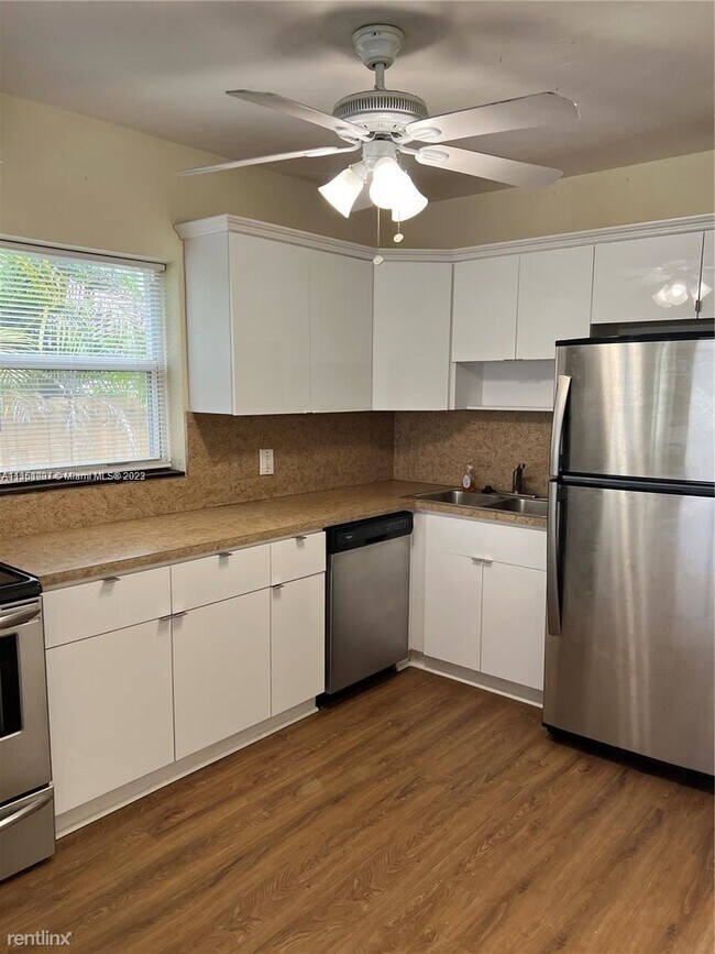Building Photo - 3 br, 3 bath House - 1683 NE 171st St # 0