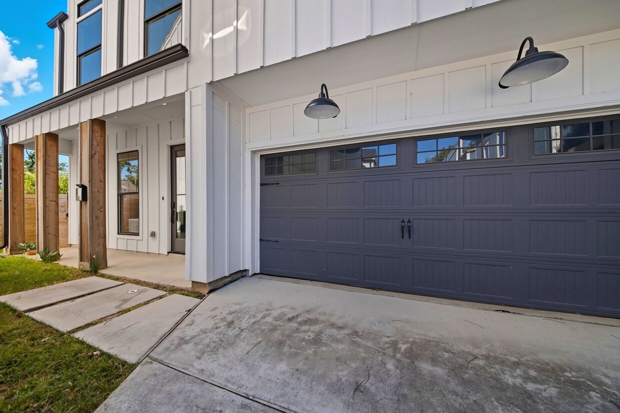 Primary Photo - 1412 Weiss St