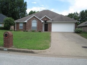 Building Photo - 3319 Omega Dr