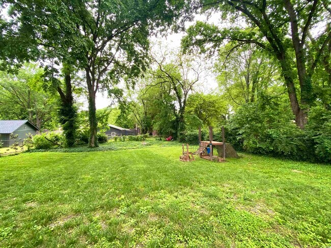 Foto del edificio - 1305 Stratford Ave