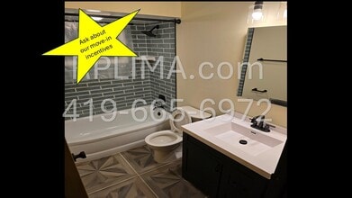 Building Photo - 2802 W Breese Rd