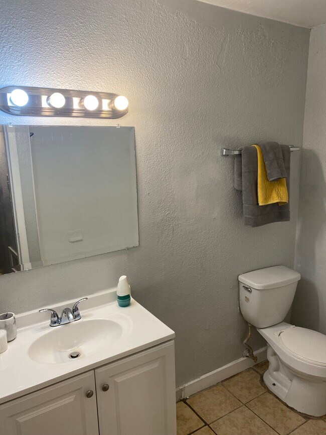 bathroom - 9100 Dodson St