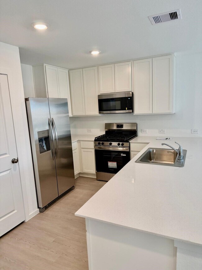 Foto del edificio - 28807 Golden Wheat Ct