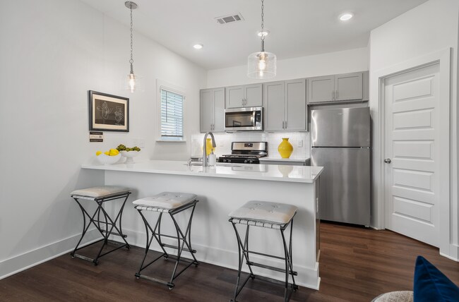 Foto del edificio - Single Family Home with Elevated Amenities!