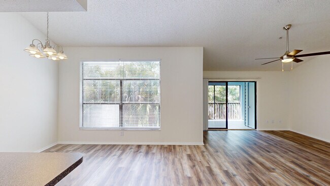 Interior Photo - Inlet Bay at Gateway