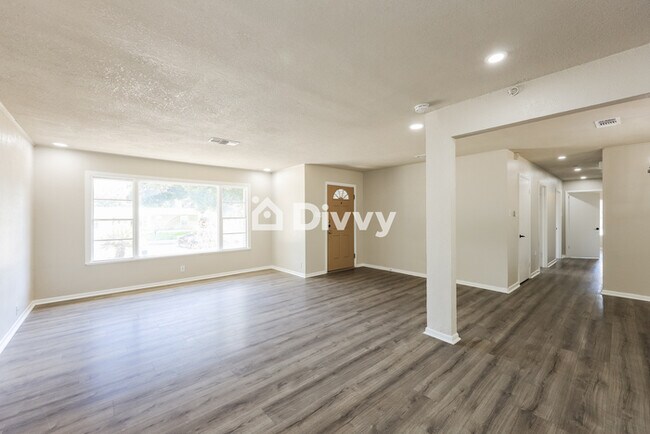 Foto del edificio - 2507 Tillie Dr, San Antonio, TX 78222