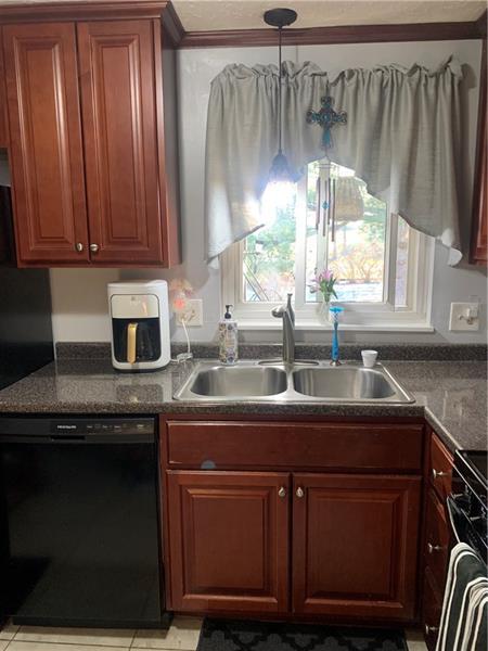 Foto del edificio - 4316 Hemlock Cir