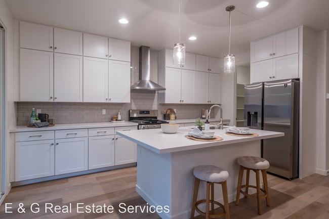 Building Photo - 4 br, 3 bath House - 4026 E CAMPUS DR