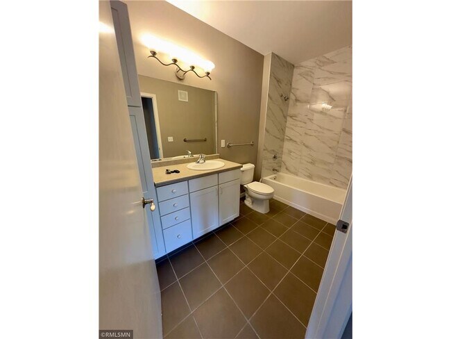 Foto del edificio - 7601 Aldrich Ave S