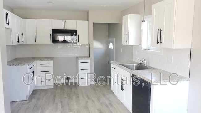 Building Photo - 15161 Harrison St