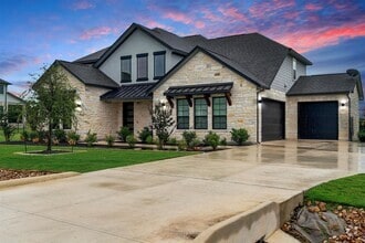 Building Photo - 209 Northcrest Dr