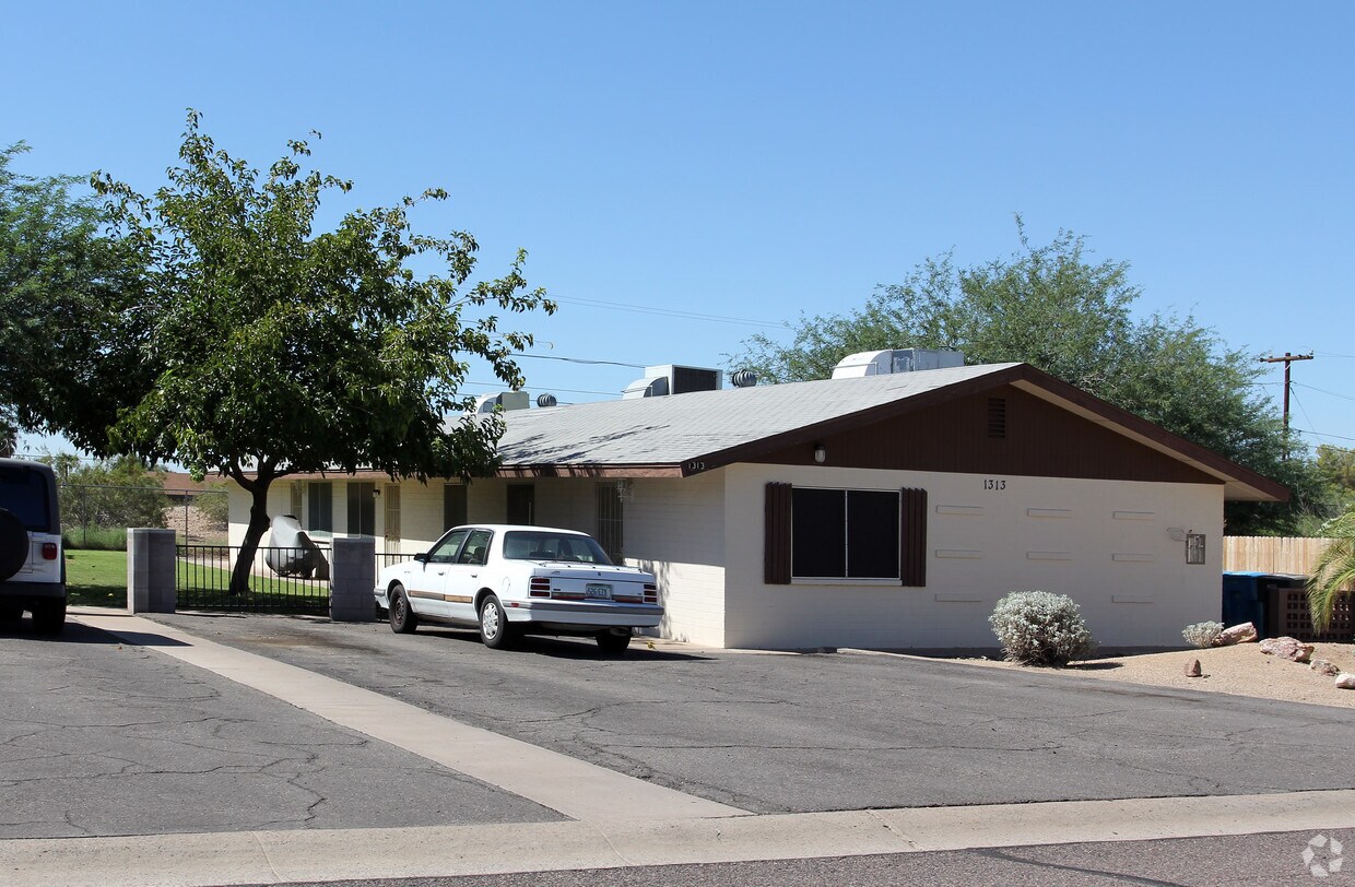 Building Photo - 1313-1317 1321 E. Carol Ave