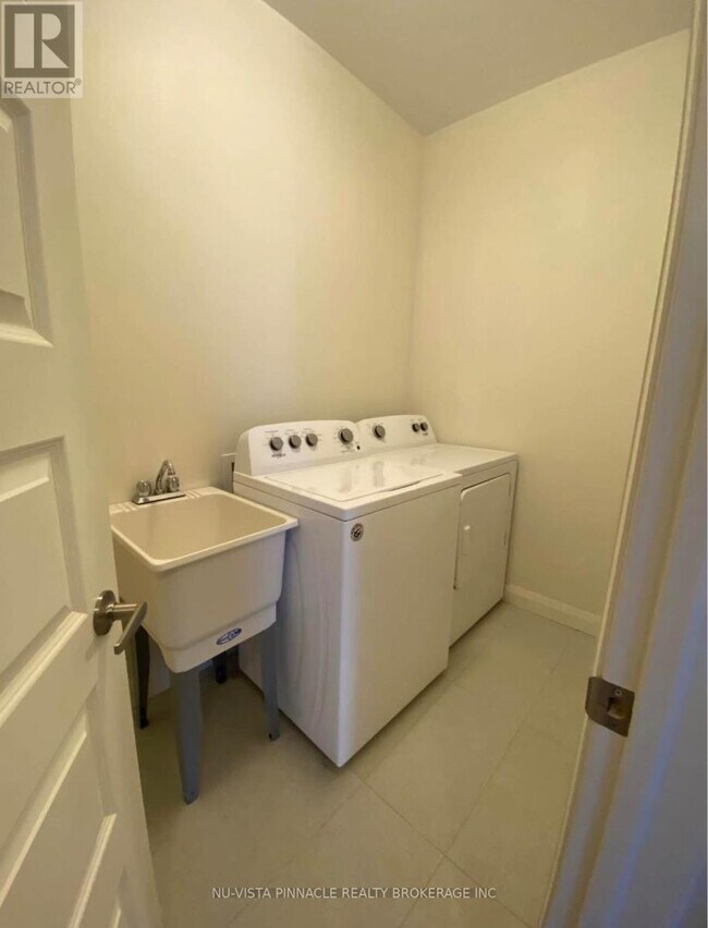 Photo du bâtiment - 3058 Springmeadow Road