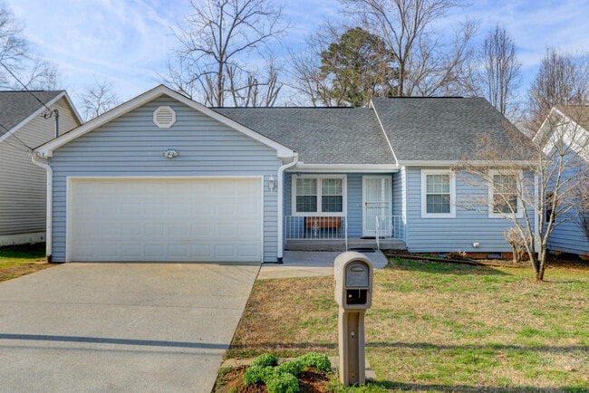 Knoxville 37919 - 3 bedroom, 2 bath home with a bright sunroom - Contact Ray Gaudet RAYGAUDET@OUT... - Knoxville 37919 - 3 bedroom, 2 bath home with a bright sunroom - Contact Ray Gaudet RAYGAUDET@OUT...