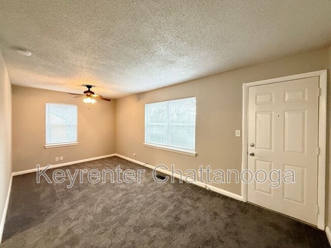 Building Photo - 305 Sunrise Ln