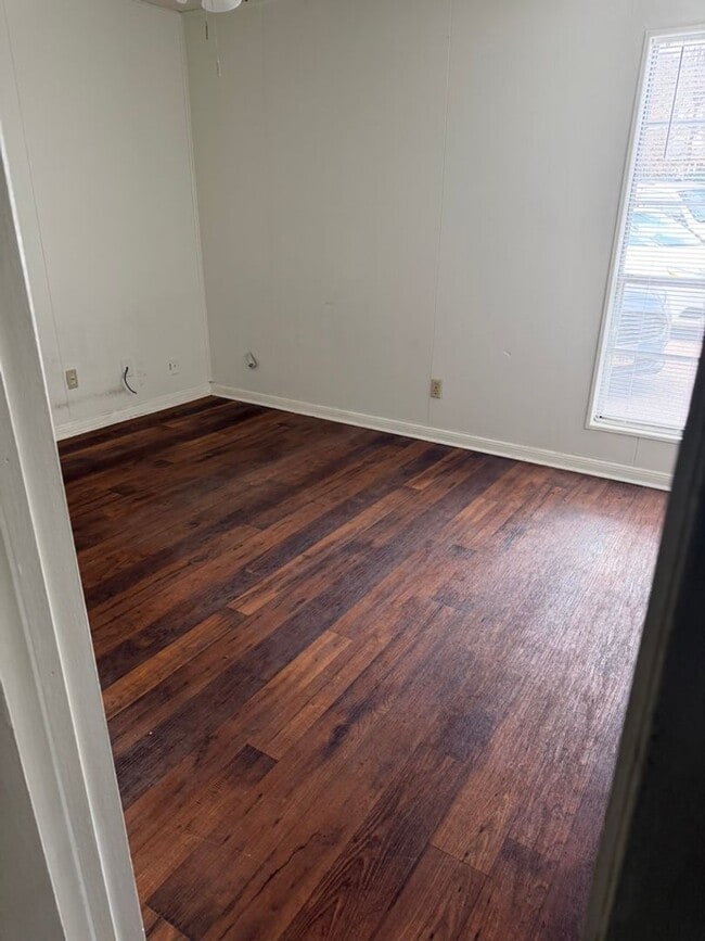 Building Photo - 2021 Austin Ave