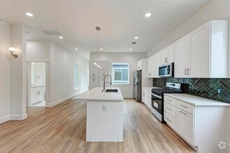 Building Photo - 401 Delmar Ave
