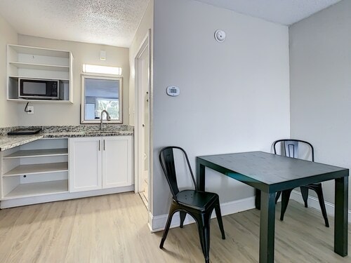Foto del edificio - 4645 N Socrum Loop Rd
