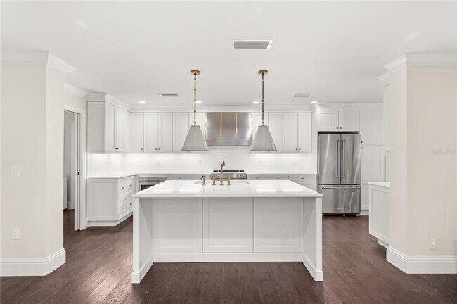 Foto del edificio - 648 Fitzwalter Dr