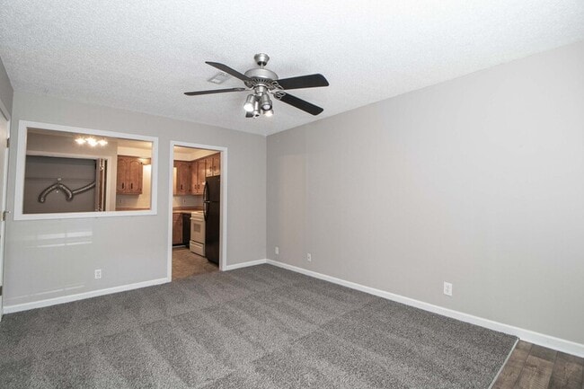 Building Photo - 3055 Woody Ln