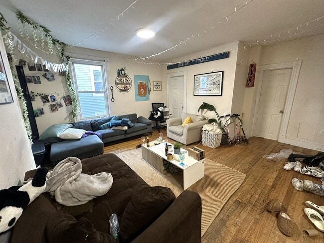 Photo - 21 Pratt St (Boston, MA) Townhome