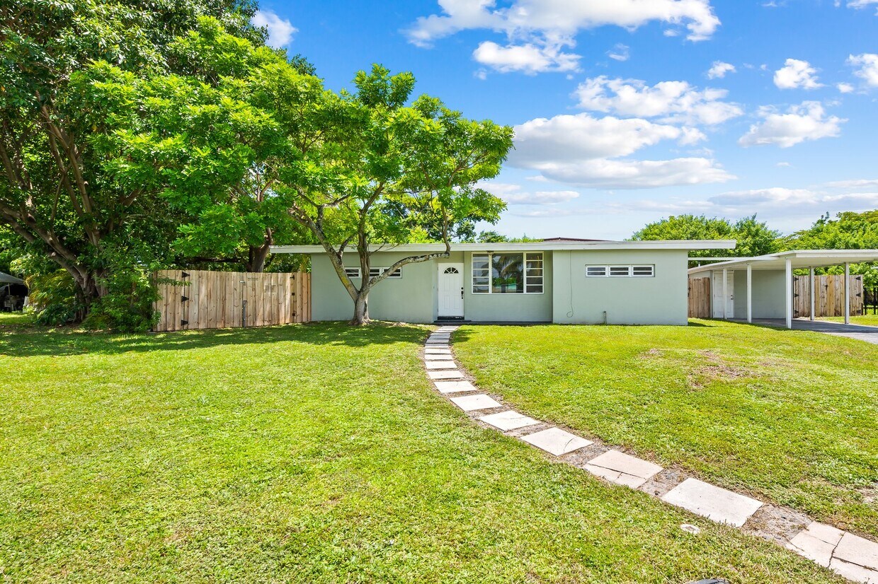 Primary Photo - 5801 NW 18th Ct