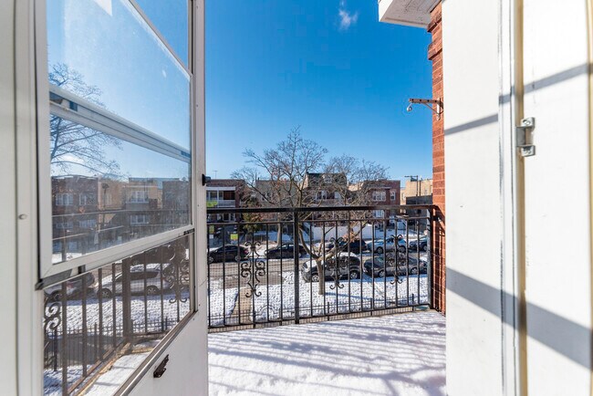 Foto del edificio - 4737 N Saint Louis Ave