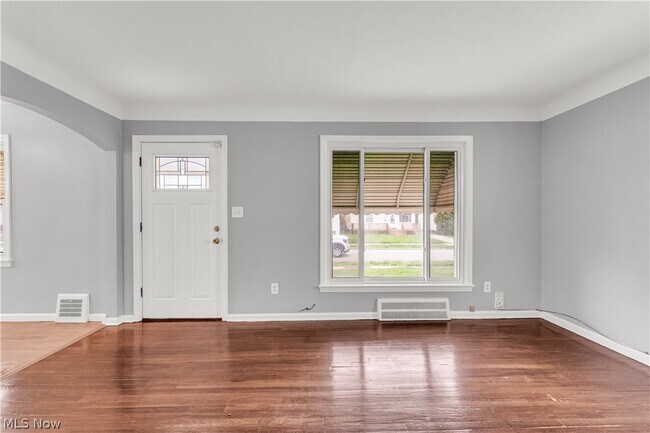 Foto del edificio - 20751 Goller Ave