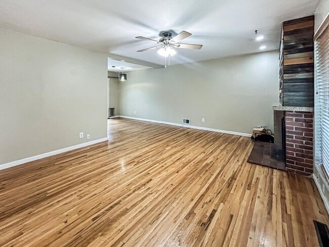 Foto del edificio - $0 DEPOSIT OPTION. CHARMING 3-BEDROOM HOME...