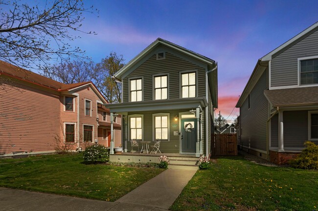 Building Photo - Gorgeous Updated Historic West Central Home