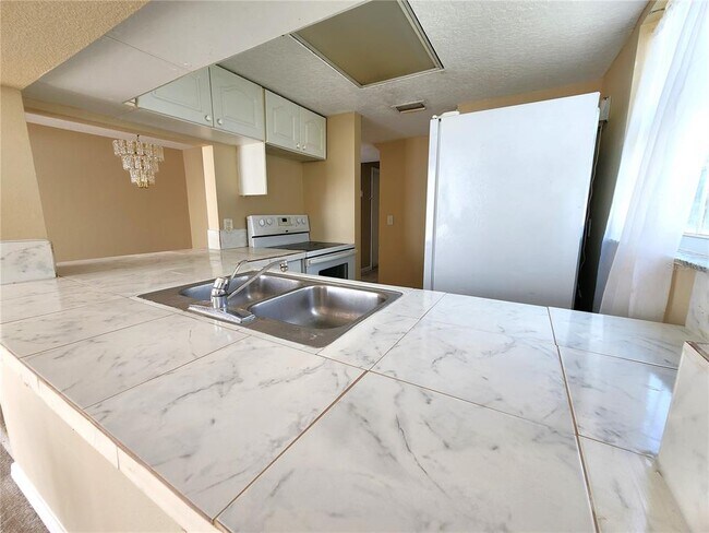 Building Photo - 433 Orchid Dr