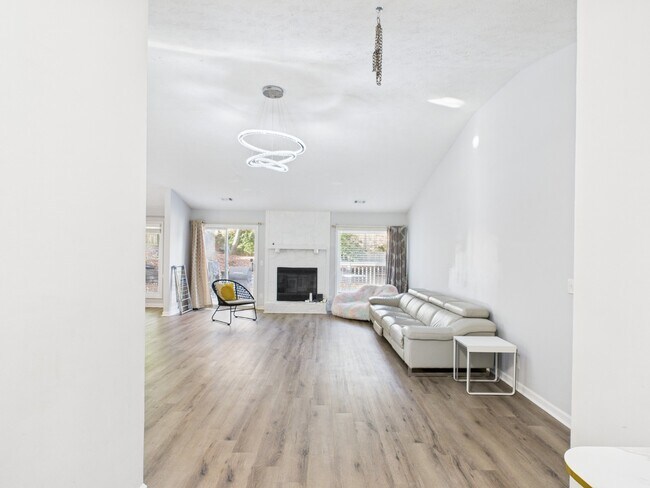 Foto del edificio - Beautiful Ranch Home for Rent – Top Schools, Prime Location!