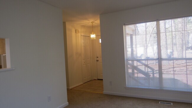 Building Photo - 131 King Henry Way