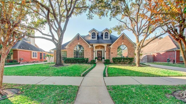 Building Photo - 1731 Crescent Green Dr