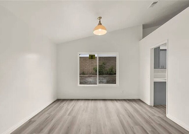 Building Photo - 3440 N Amberwood Ave
