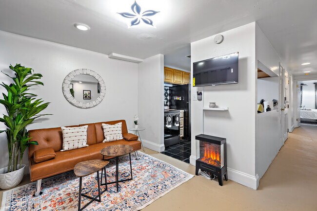 Shared Living Room - 1818 Saint Paul St