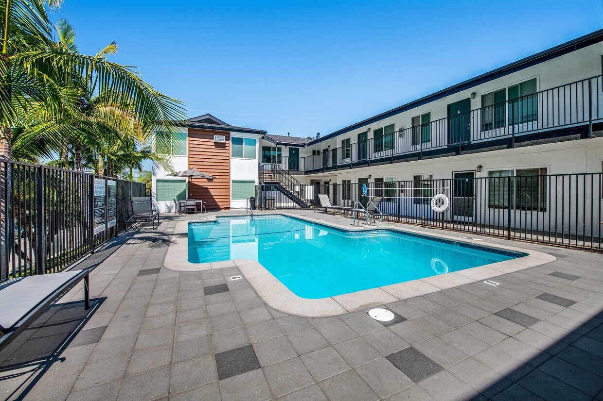 The Heights at Signal Hill Apartments 2201 E 21st St Signal Hill, CA