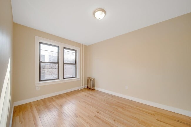Building Photo - 523-525 34th St