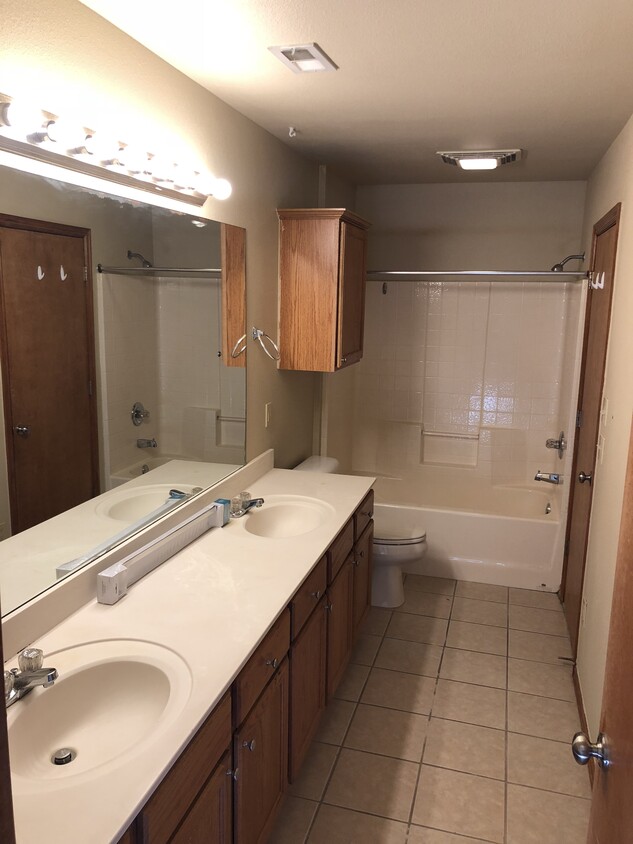 Primary Photo - 1307 Commerce Dr