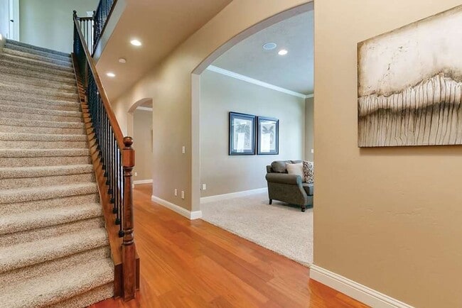 Building Photo - Luxury 4 Bed, 3.5 Bath Home | 4-Car Garage | Resort-Style Amenities