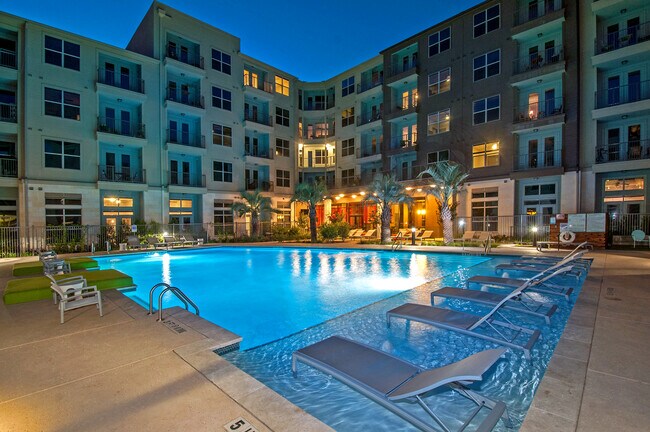 Building Photo - Stylish 2-Bedroom Homes: Comfortable Livin...