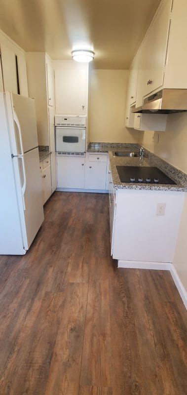 Primary Photo - 1099 Roewill Dr